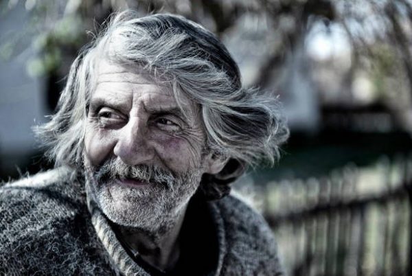 batran-600x402 A cădea – este o parte a vieții. A te ridica- înseamnă a învinge. Viața- e un dar, să fii fericit- e alegerea ta.