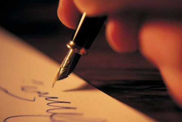 scris-de-mana-600x404 Știați că o simplă listă scrisă de mână reduce anxietatea cu până la 30%? Efectul terapeutic al organizării