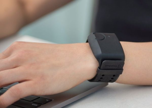 empatica-600x425 Tehnologia care îți arată ce trăiri ascunde corpul tău: Cum știința emoțiilor devine vizibilă în timp real