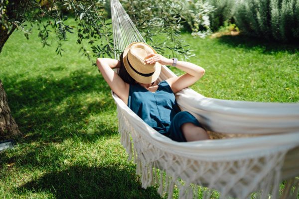 siesta-600x400 Siesta – Obicei învechit sau strategie inteligentă? Argumente pro și contra