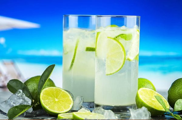 Limonada-600x395 Rețeta simplă de limonadă care te răcorește instant – secretul unui gust fresh și natural