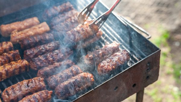 gratar-600x338 Mănânci mai mult când e cald? Descoperă adevărul surprinzător care îți controlează pofta!