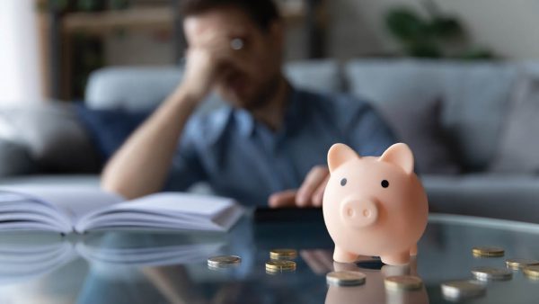 stres-financiar-600x338 Cum te îmbolnăvește stresul financiar mai rău decât fumatul — și ce poți face azi ca să te protejezi