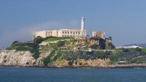 Istoria insulei Alcatraz și a celei mai faimoase închisori din lume